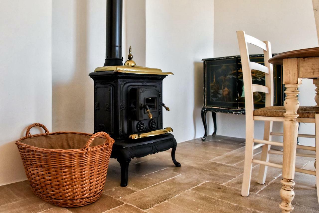 Borgo Santa Clara Apartment Cisternino Bagian luar foto