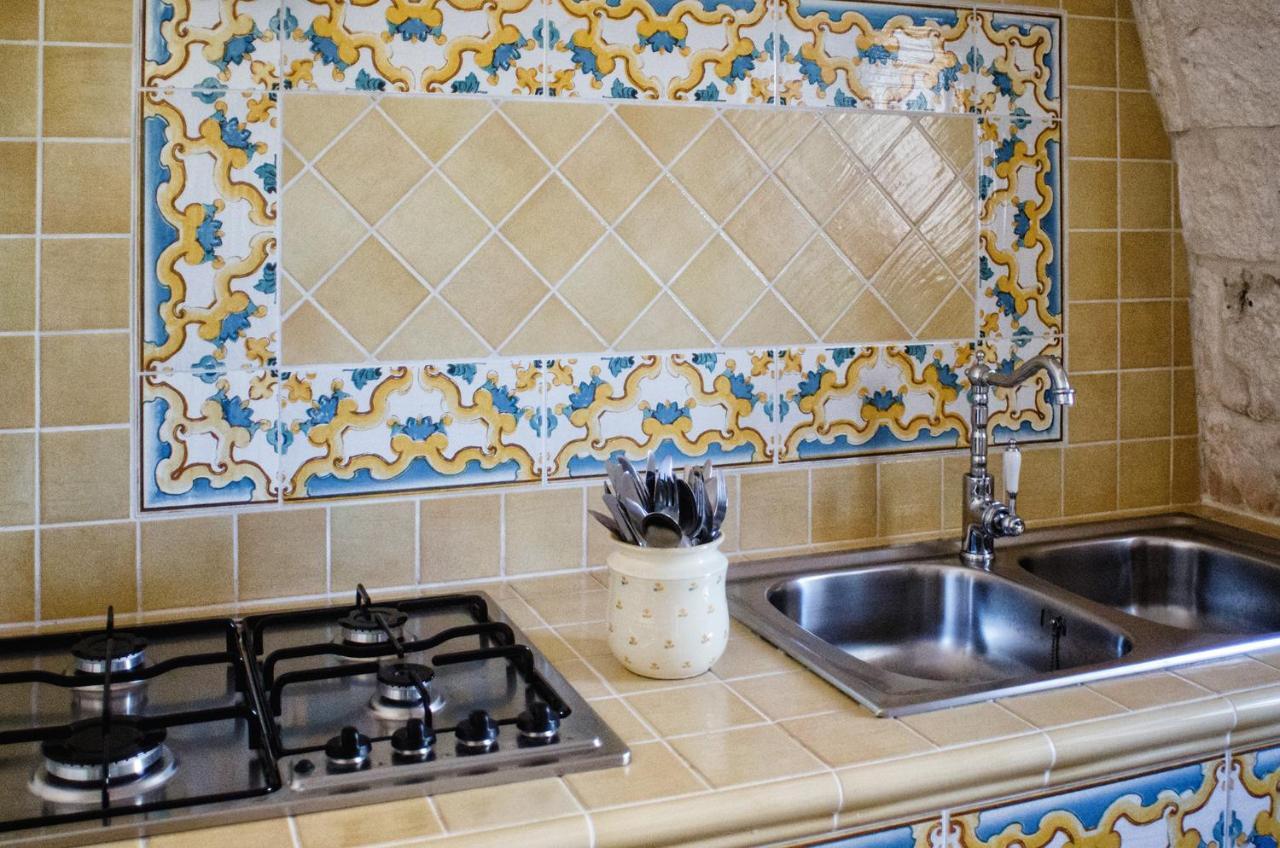 Borgo Santa Clara Apartment Cisternino Bagian luar foto
